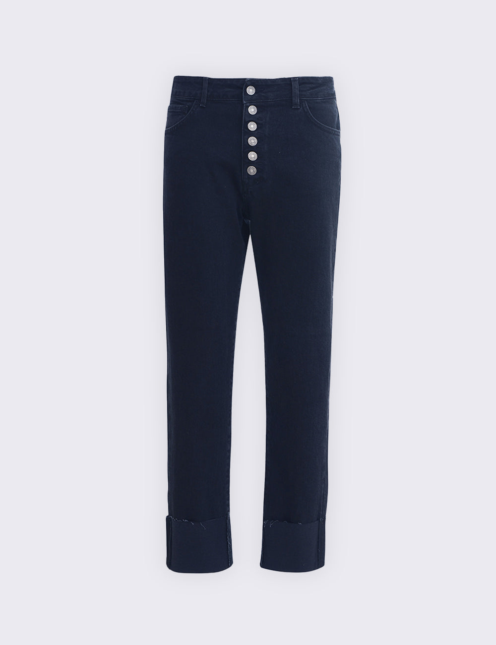 Calças de jeans sólidos com aspecto no fundo